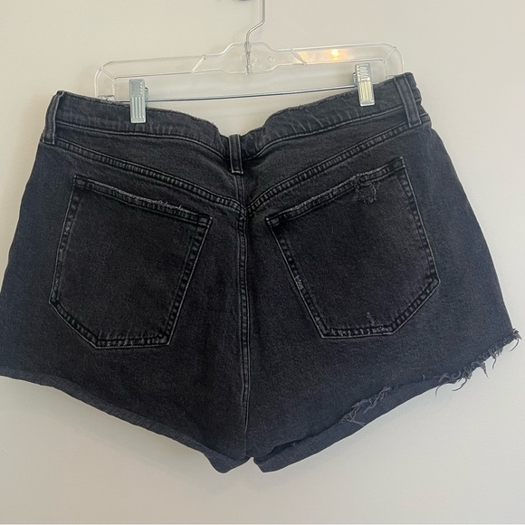 Women's Black Denim Mom Shorts High Rise - Picture 4 of 5